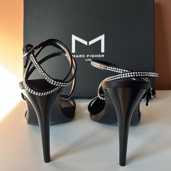 MARC FISHER LTD CAMMILE ANKLE STRAP SANDAL SIZE 7.5 BLACK SATIN/ RHINESTONES - Picture 5 of 9
